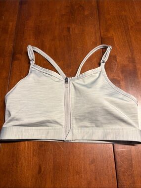 Nike Light GrayOkive Front-Zip Sports Bralette